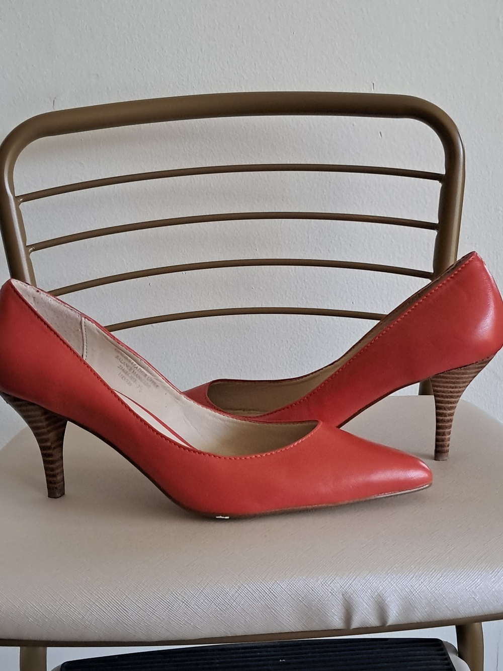 Colin Stuart Coral Pointed-Toe Heel Pumps
